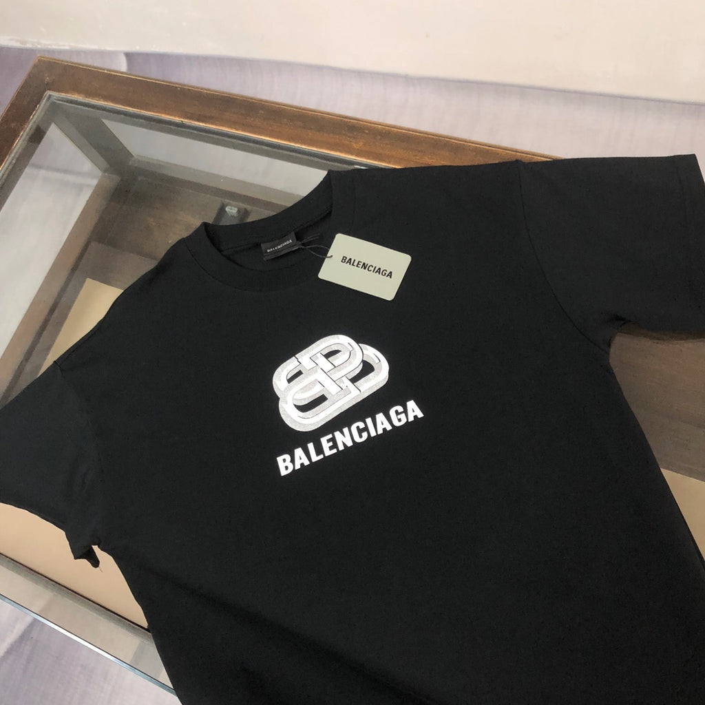 Unisex Oversized Cotton Tee – Bold Minimalist Edition