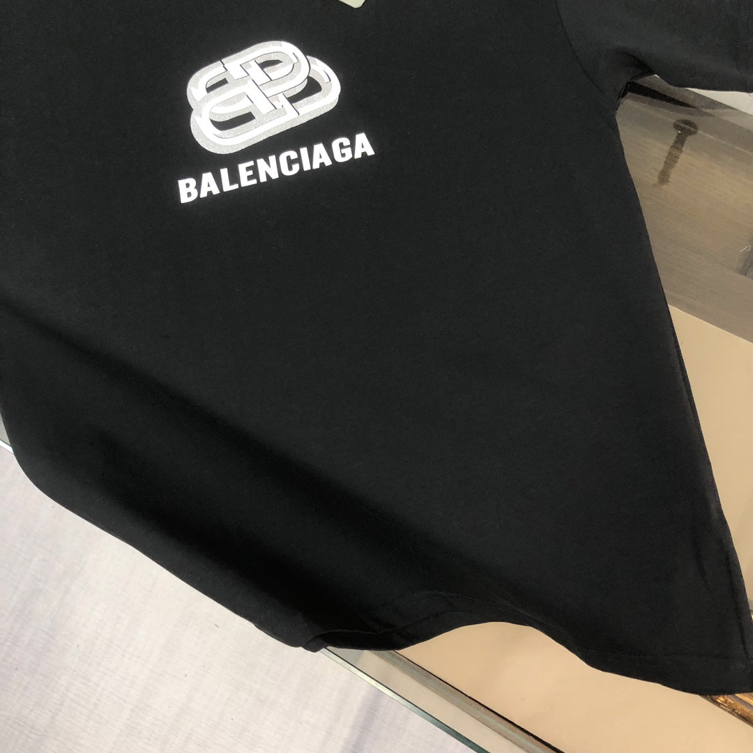 Unisex Oversized Cotton Tee – Bold Minimalist Edition