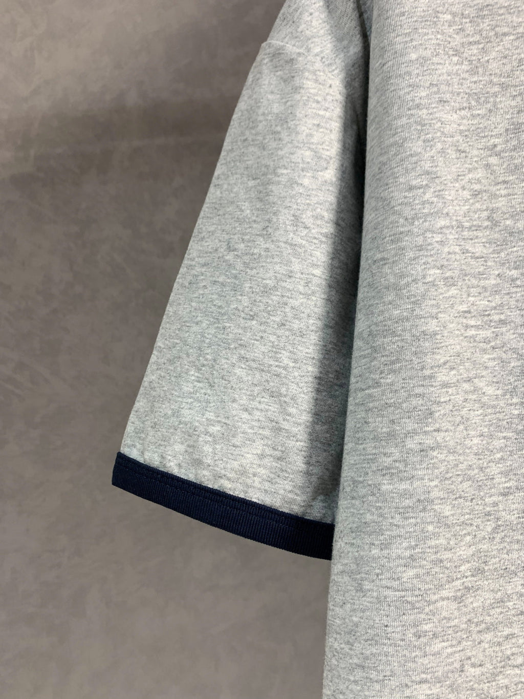 Unisex Velvet Lettering T-Shirt – Oversized Fit