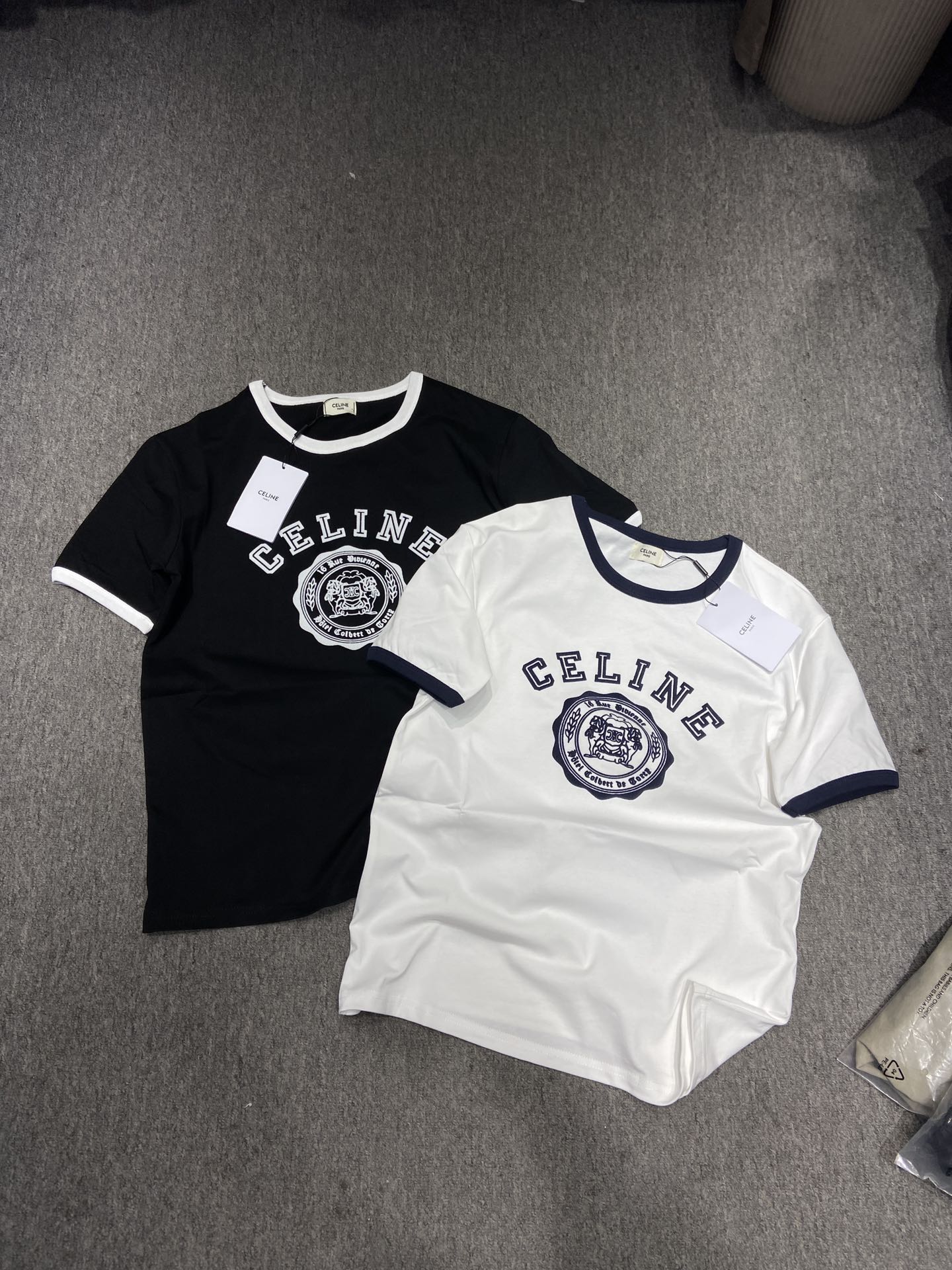 Unisex Contrast Neckline T-Shirt – Velvet Graphic