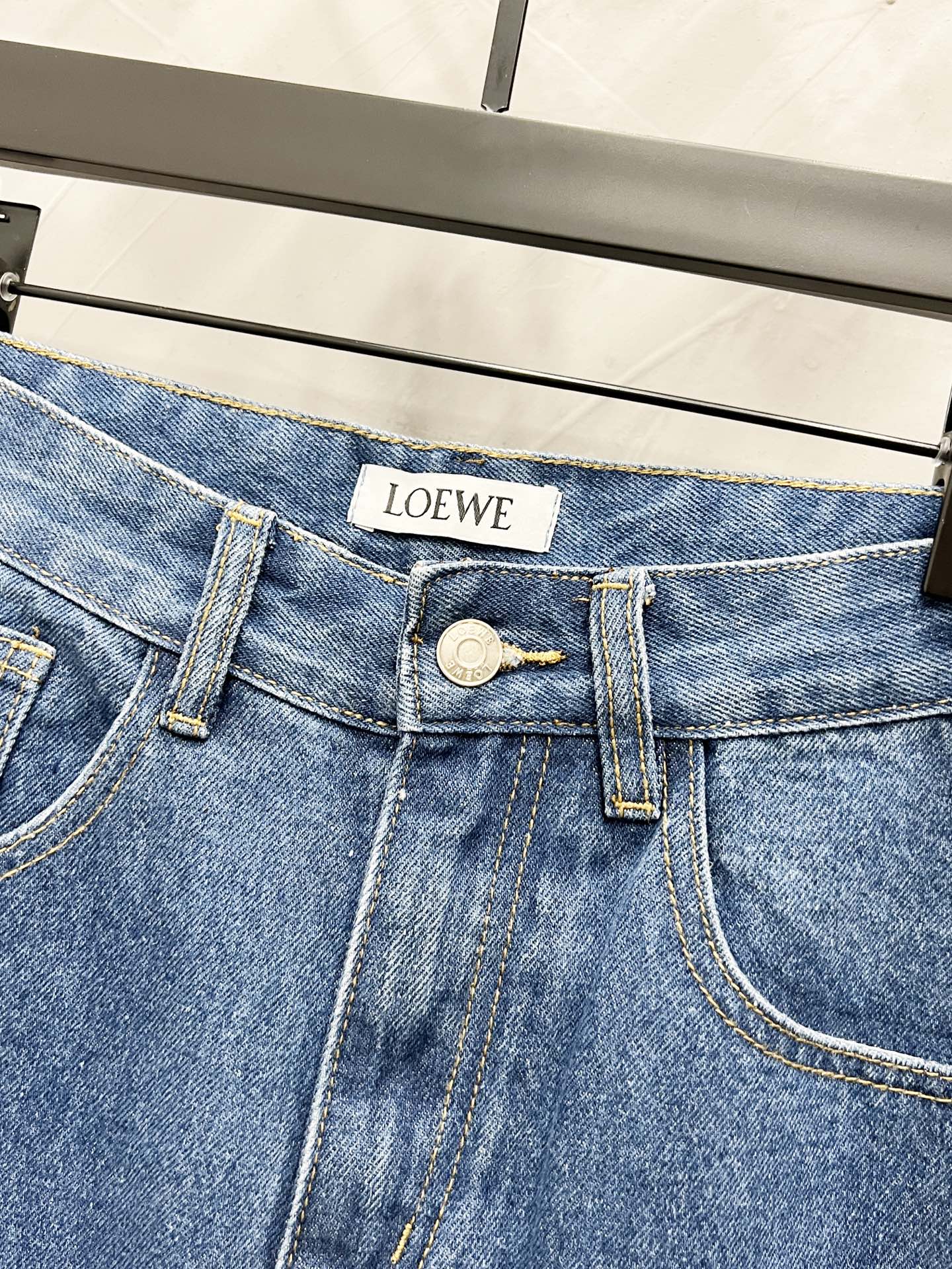 Unisex Straight-Leg Denim Jeans – Washed Finish