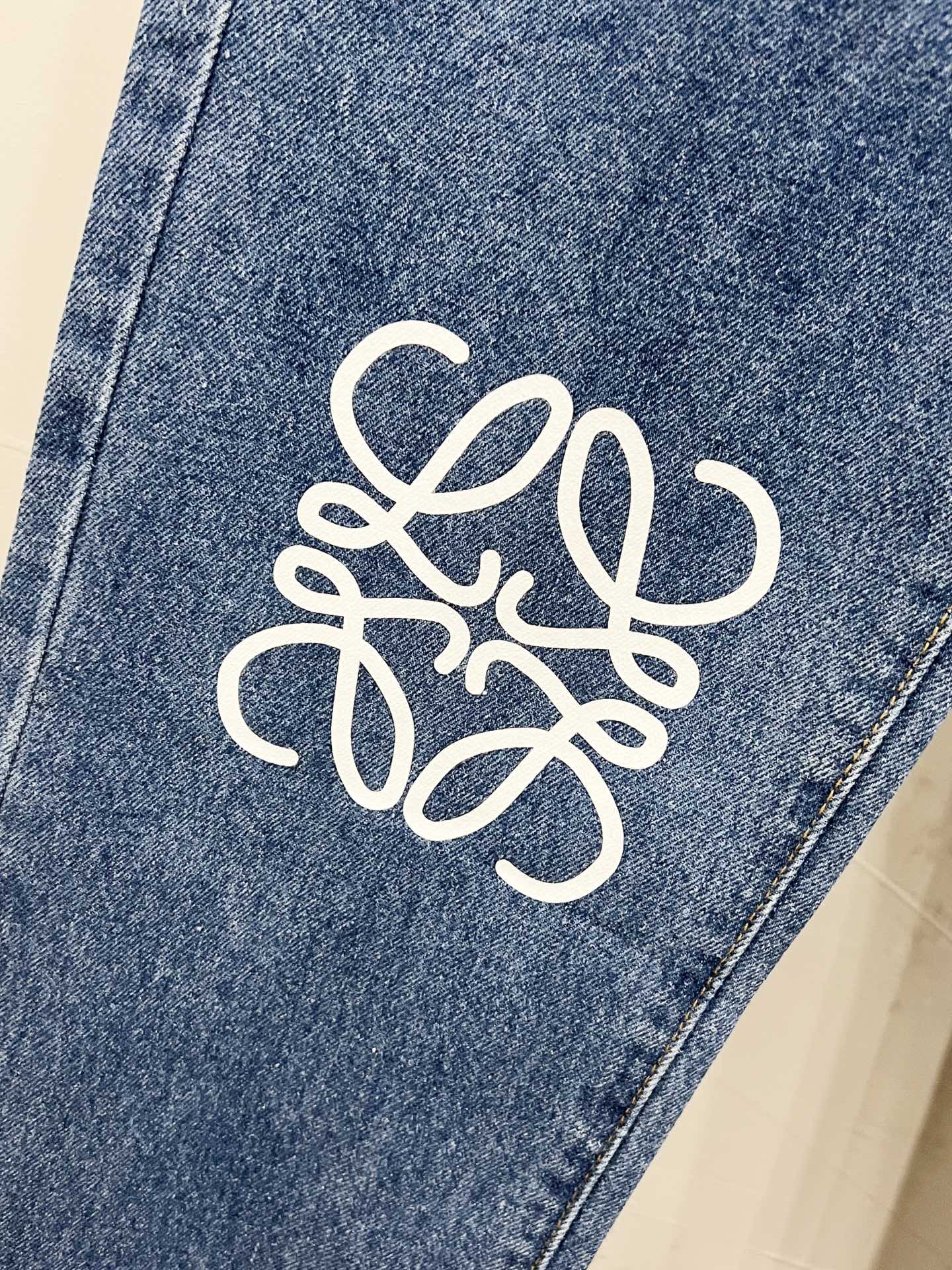 Unisex Straight-Leg Denim Jeans – Washed Finish