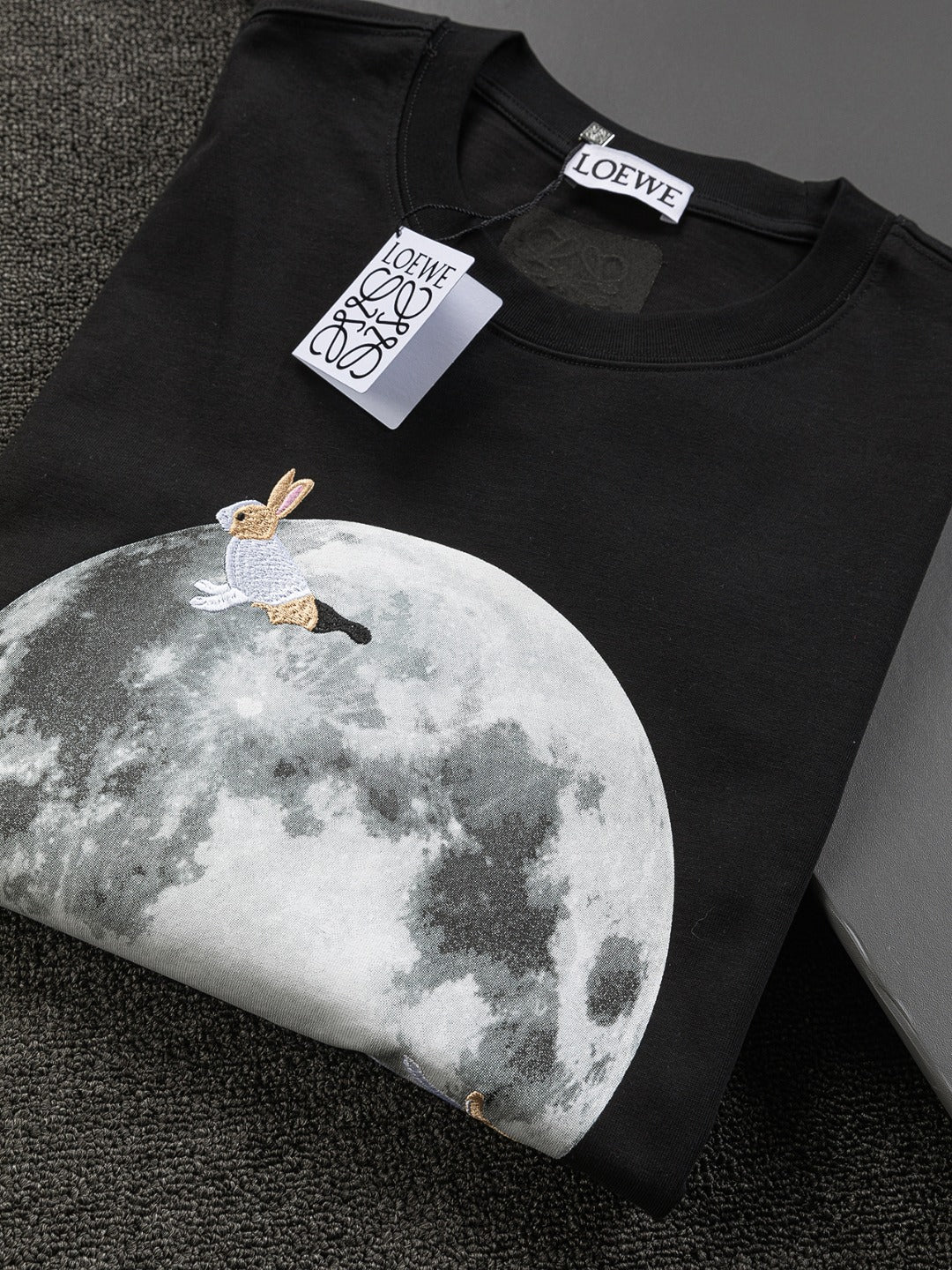 Unisex Embroidered Round-Neck T-Shirt – SunaFujita Collaboration