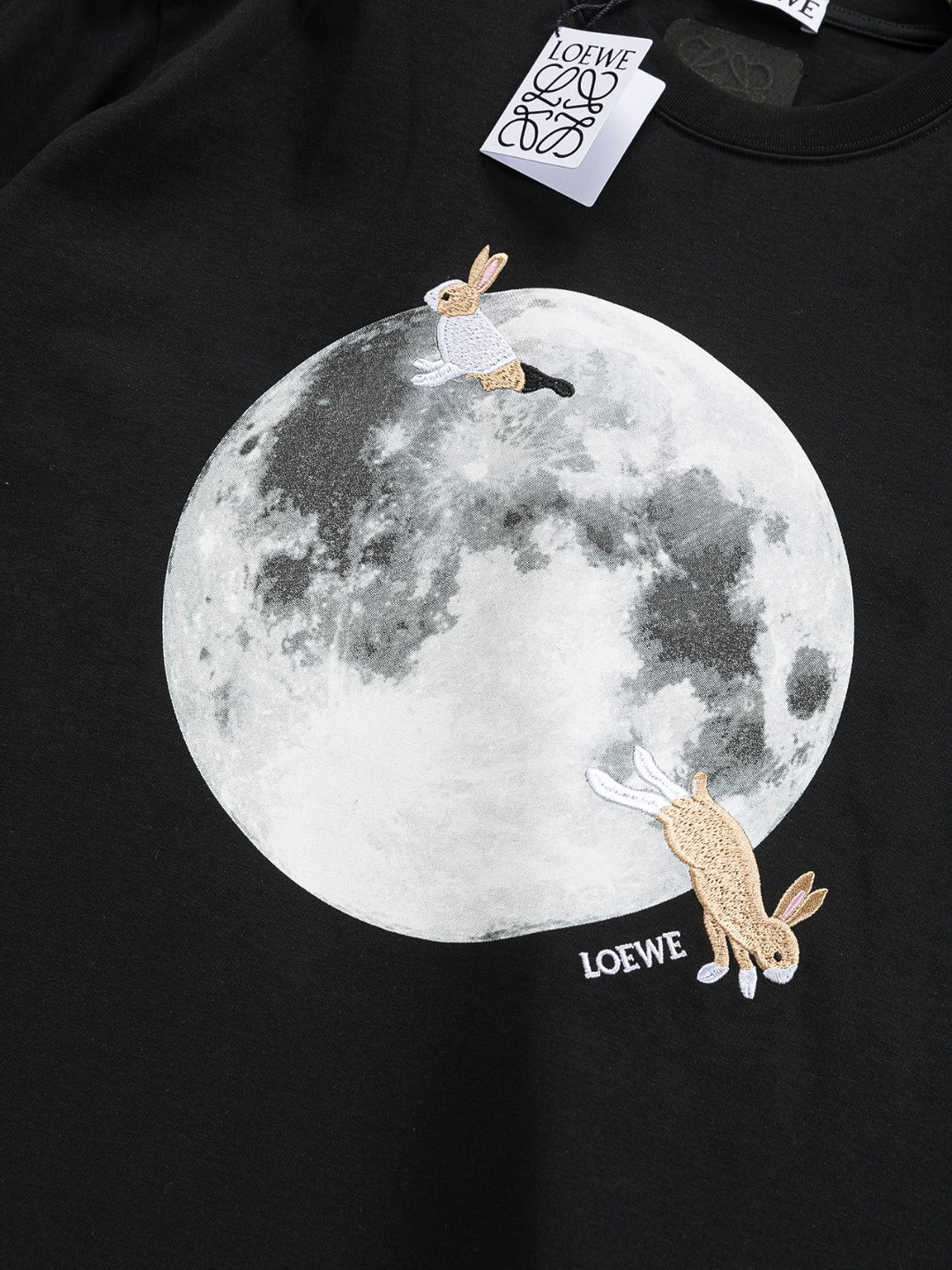 Unisex Embroidered Round-Neck T-Shirt – SunaFujita Collaboration