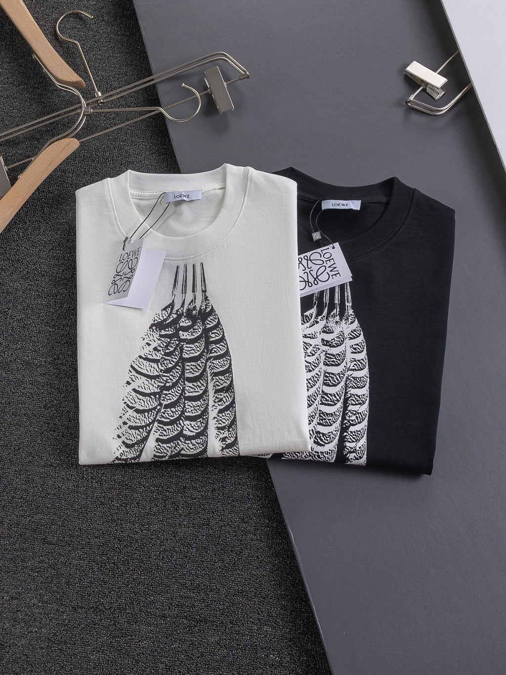 Unisex Feather Print Round-Neck T-Shirt