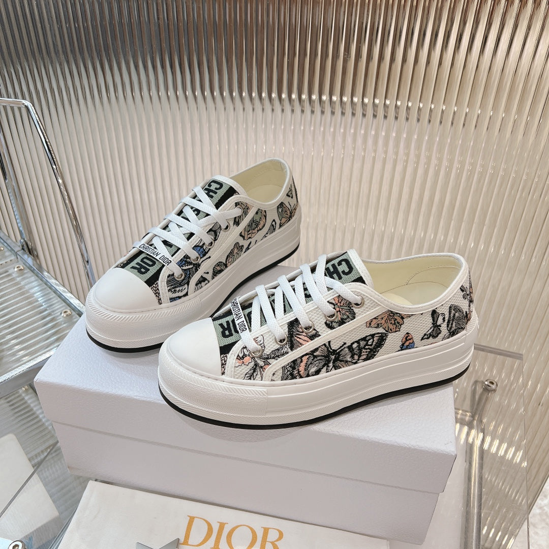 2025 Embroidered Platform Canvas Sneakers