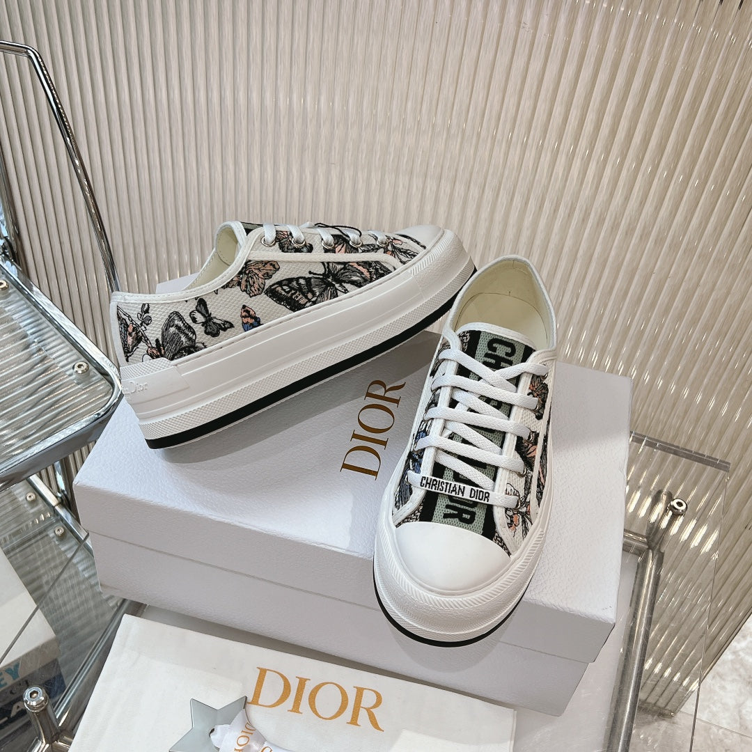 2025 Embroidered Platform Canvas Sneakers