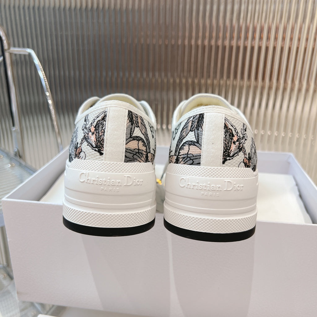 2025 Embroidered Platform Canvas Sneakers