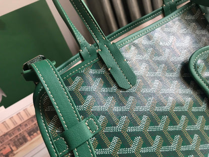 Chien Gris & Pocket Pet Carrier