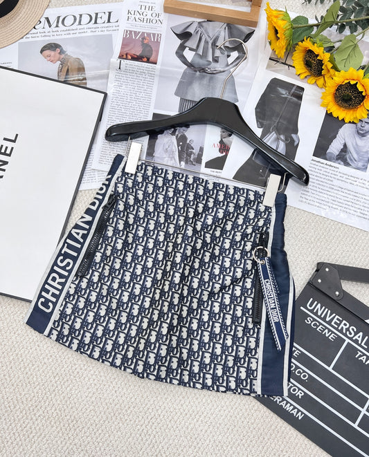 D Chic & Timeless Logo Jacquard Skirt