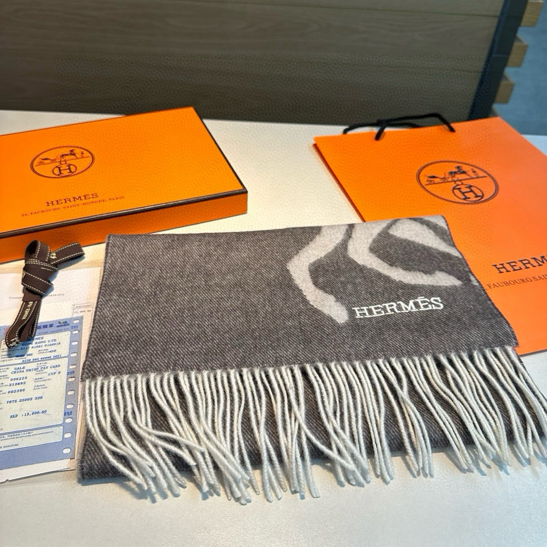 Premium Wool Double-Sided Scarf (Unisex Edition)