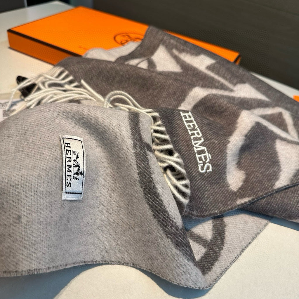 Premium Wool Double-Sided Scarf (Unisex Edition)