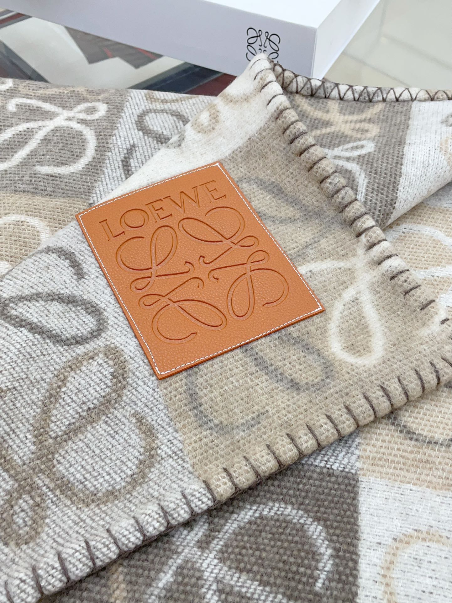 Premium Checkboard Cashmere Wool Blanket (Original Edition)