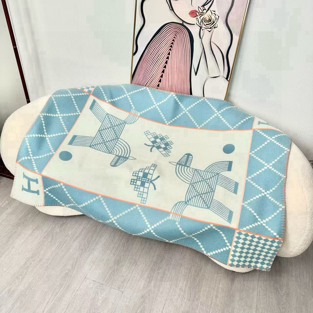 Avalon Animaux Nattes Premium Baby & Home Throw Blanket