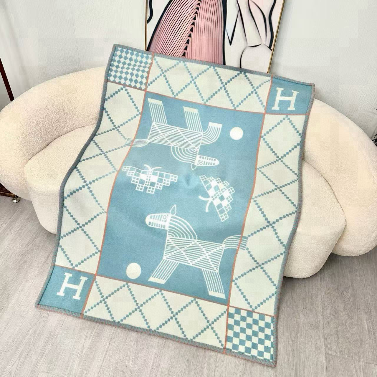 Avalon Animaux Nattes Premium Baby & Home Throw Blanket