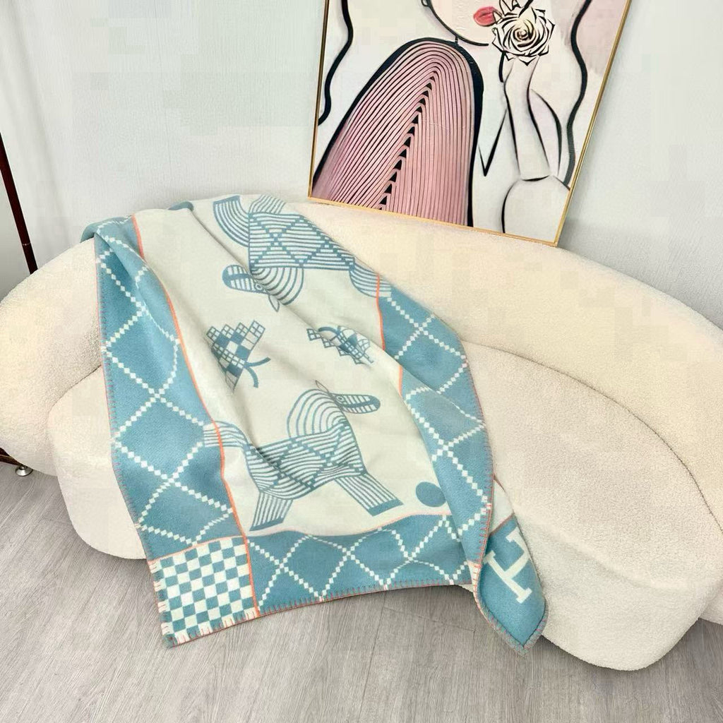 Avalon Animaux Nattes Premium Baby & Home Throw Blanket