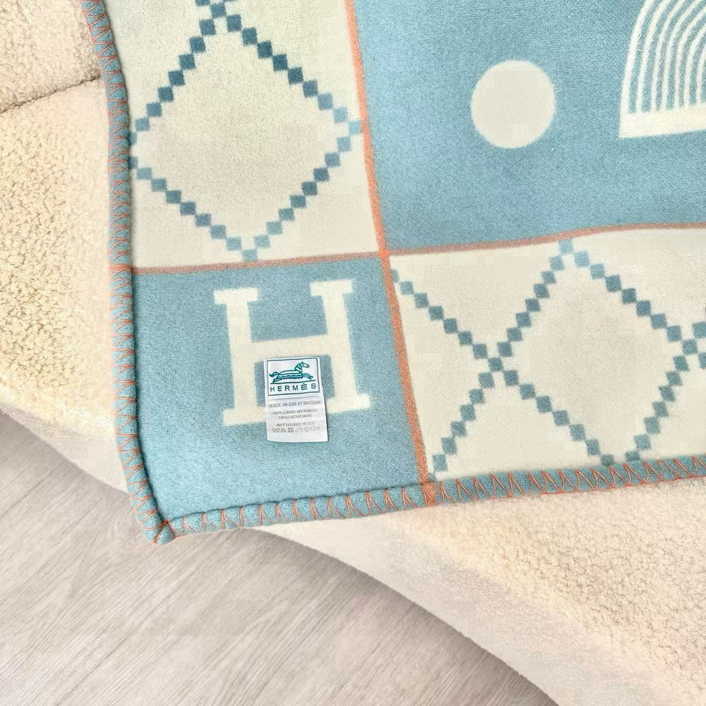 Avalon Animaux Nattes Premium Baby & Home Throw Blanket