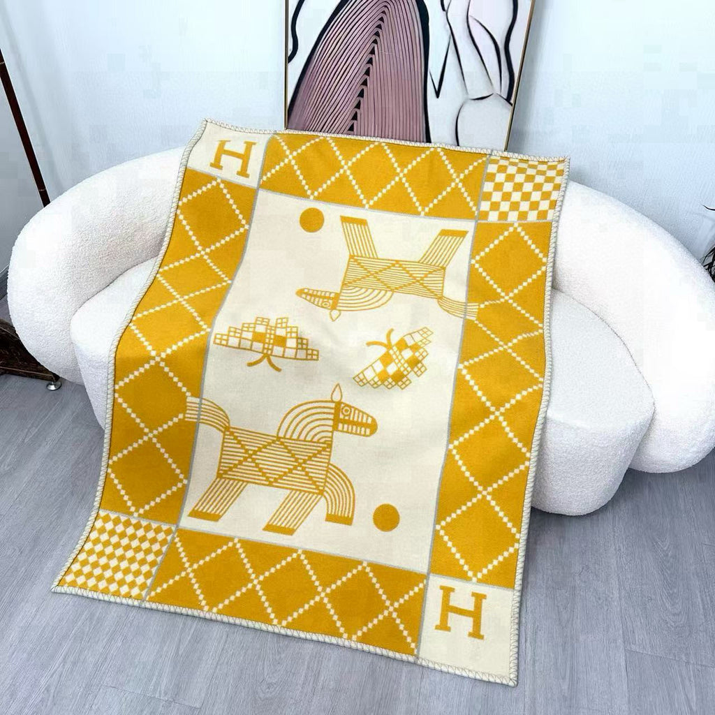 Avalon Animaux Nattes Premium Baby & Home Throw Blanket