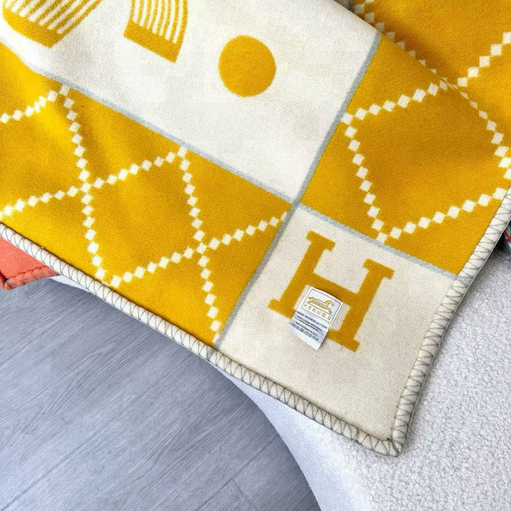 Avalon Animaux Nattes Premium Baby & Home Throw Blanket