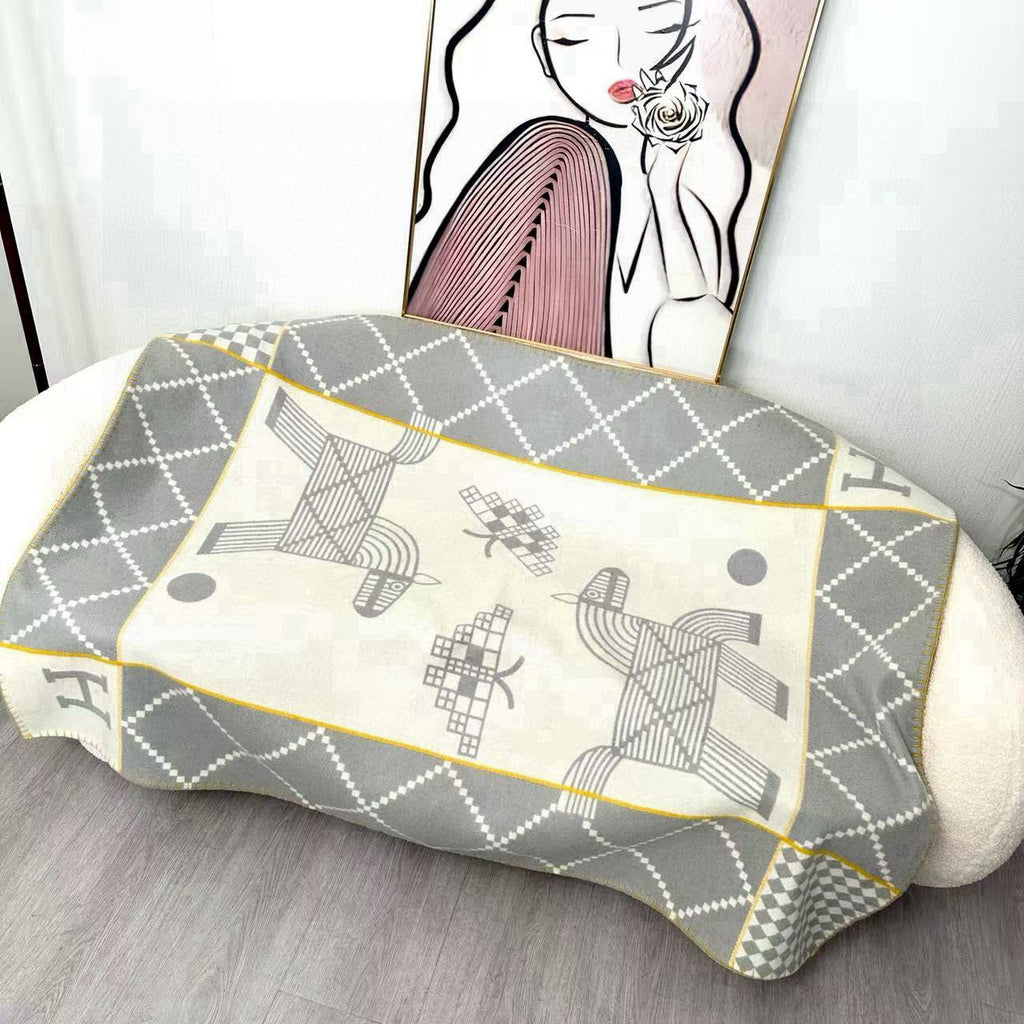 Avalon Animaux Nattes Premium Baby & Home Throw Blanket