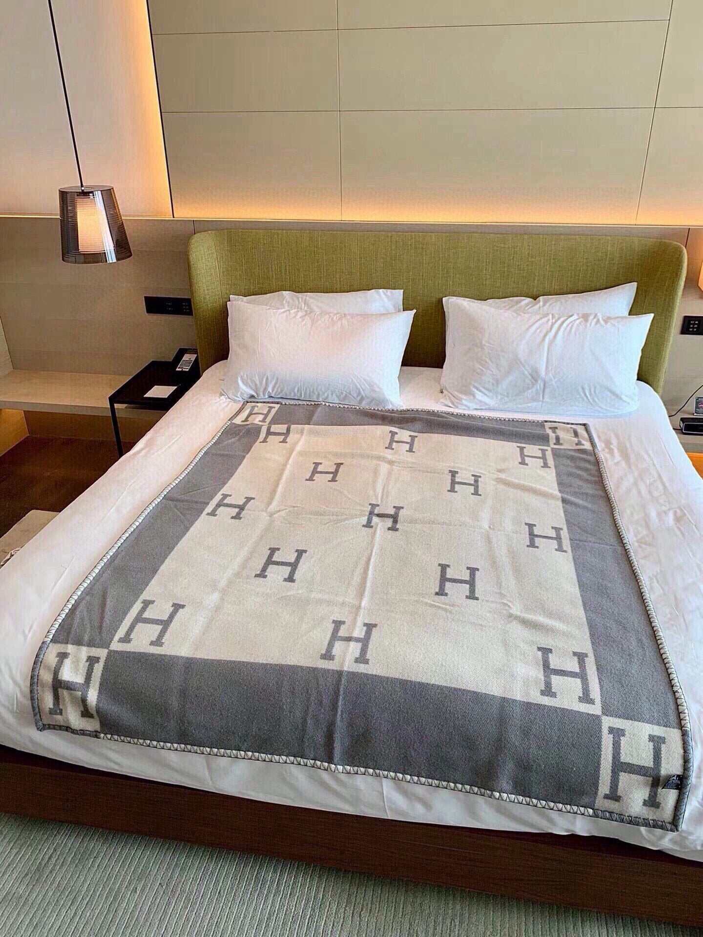 Luxury Premium Cashmere Jacquard Throw Blanket +Pillow