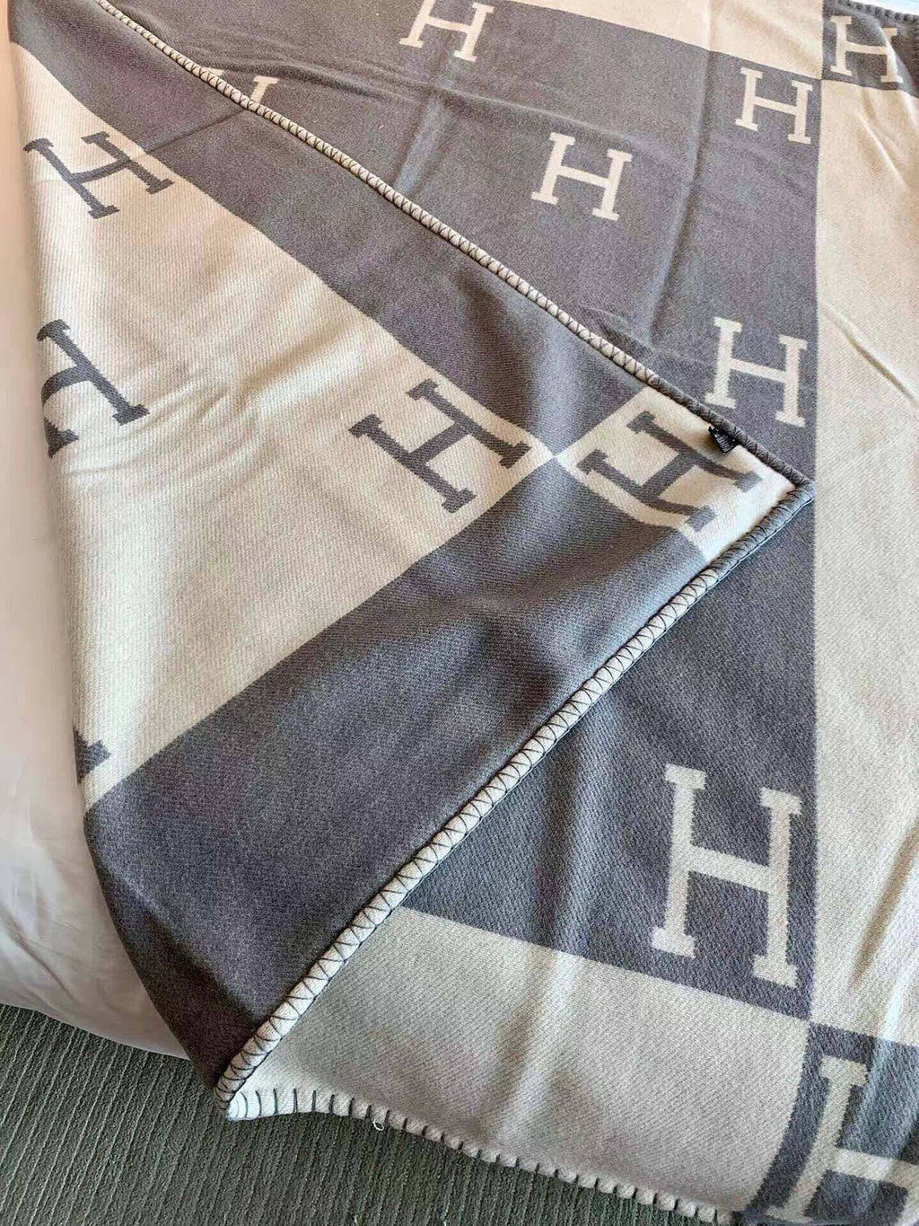 Luxury Premium Cashmere Jacquard Throw Blanket +Pillow