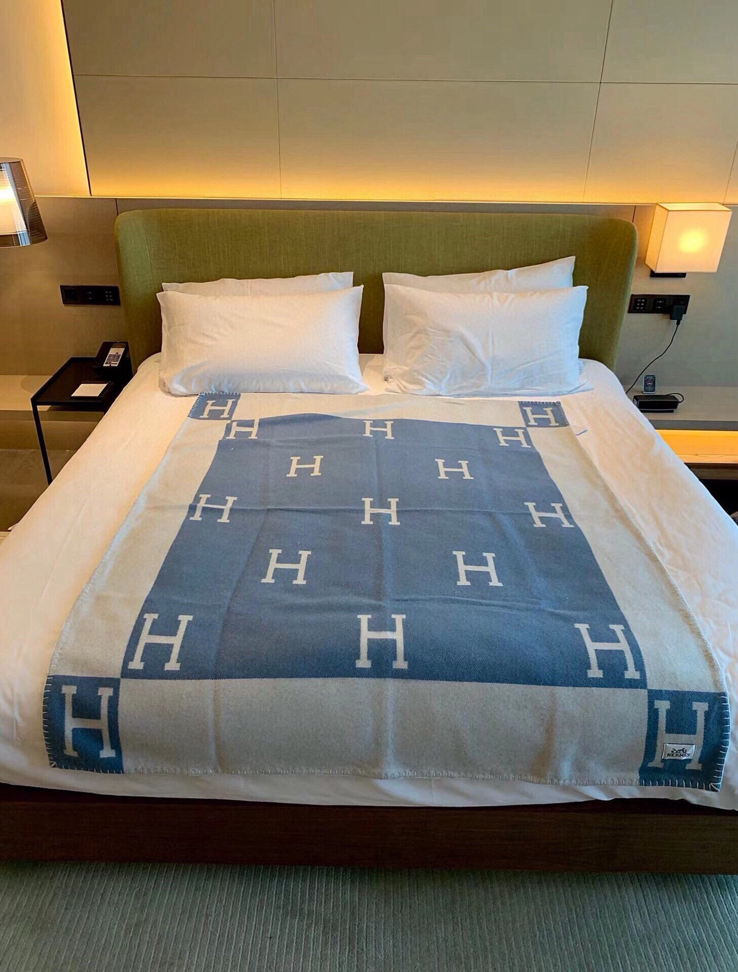 Luxury Premium Cashmere Jacquard Throw Blanket +Pillow