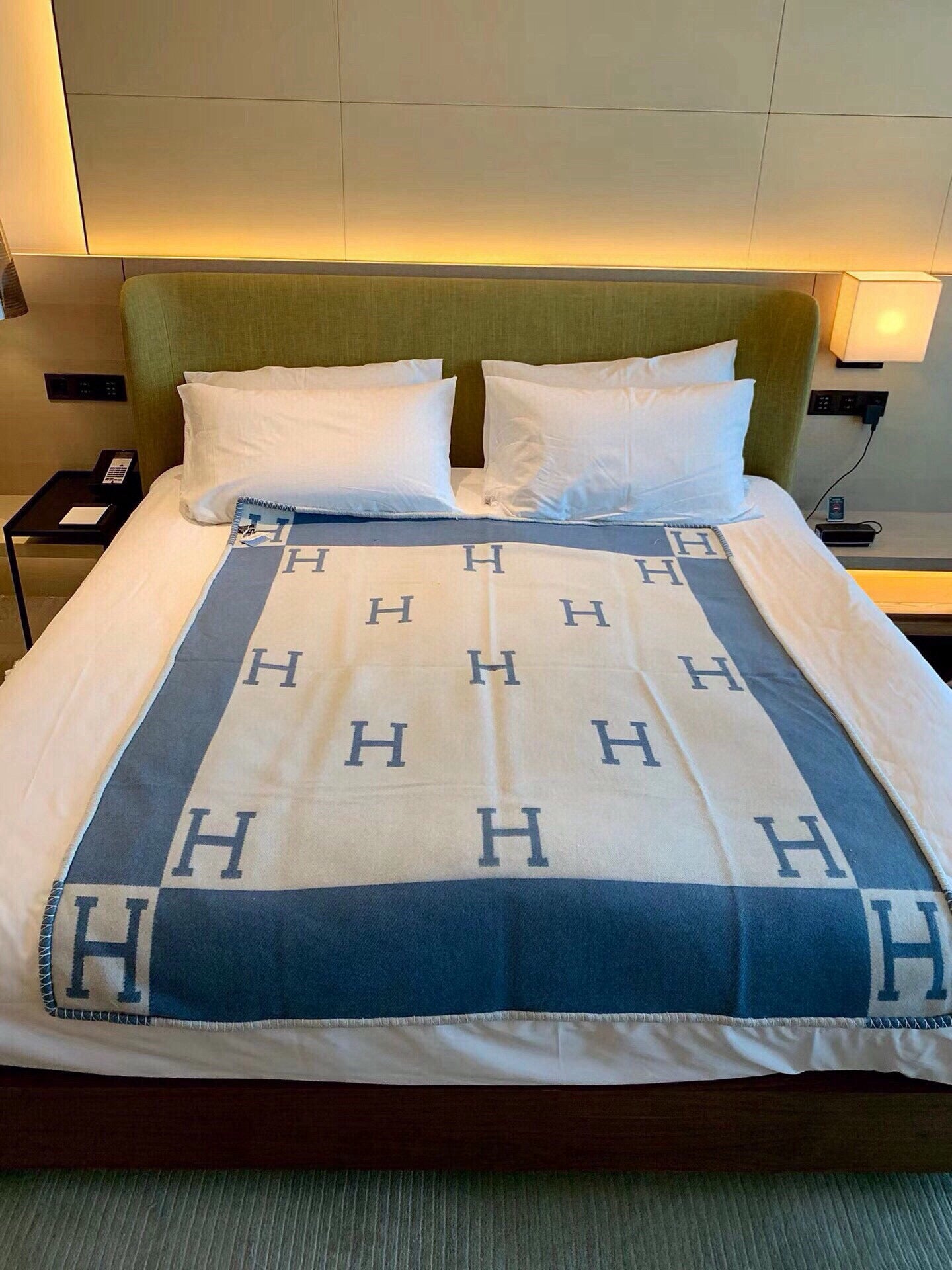 Luxury Premium Cashmere Jacquard Throw Blanket +Pillow