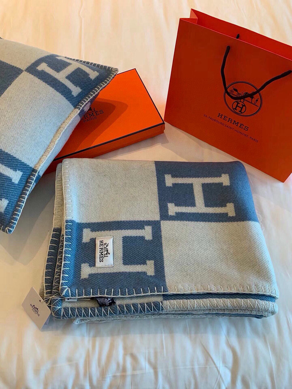 Luxury Premium Cashmere Jacquard Throw Blanket +Pillow