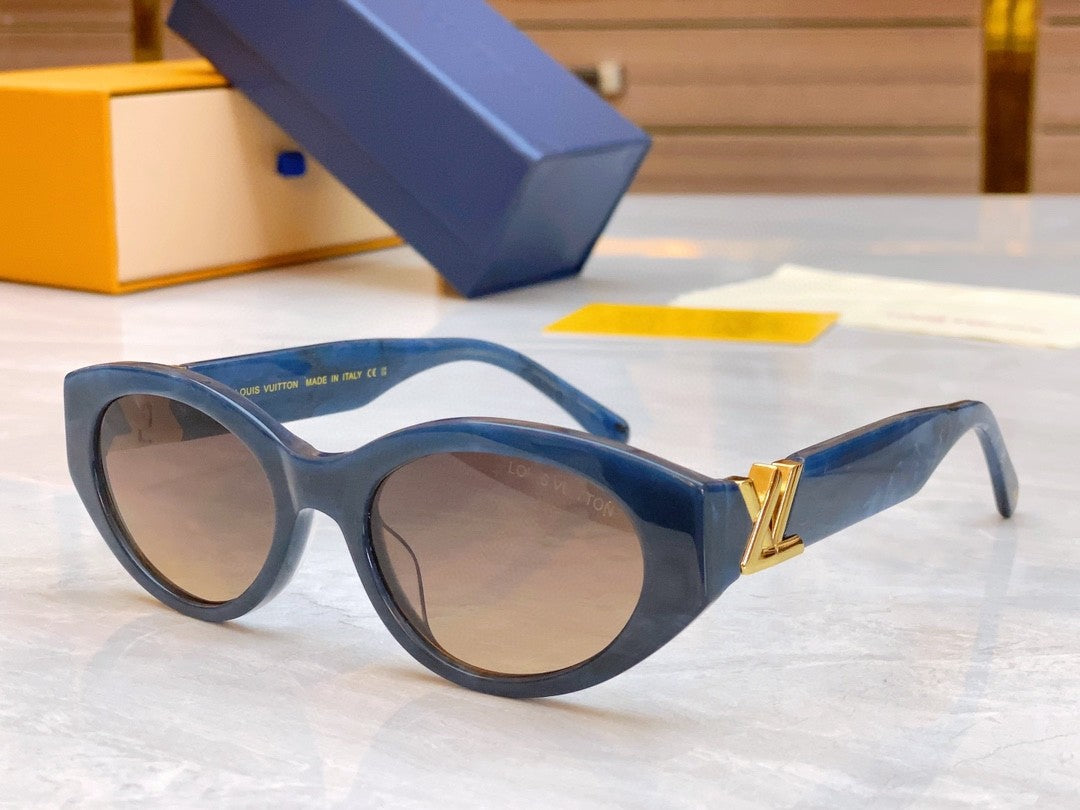 Elegant Cat-Eye Sunglasses