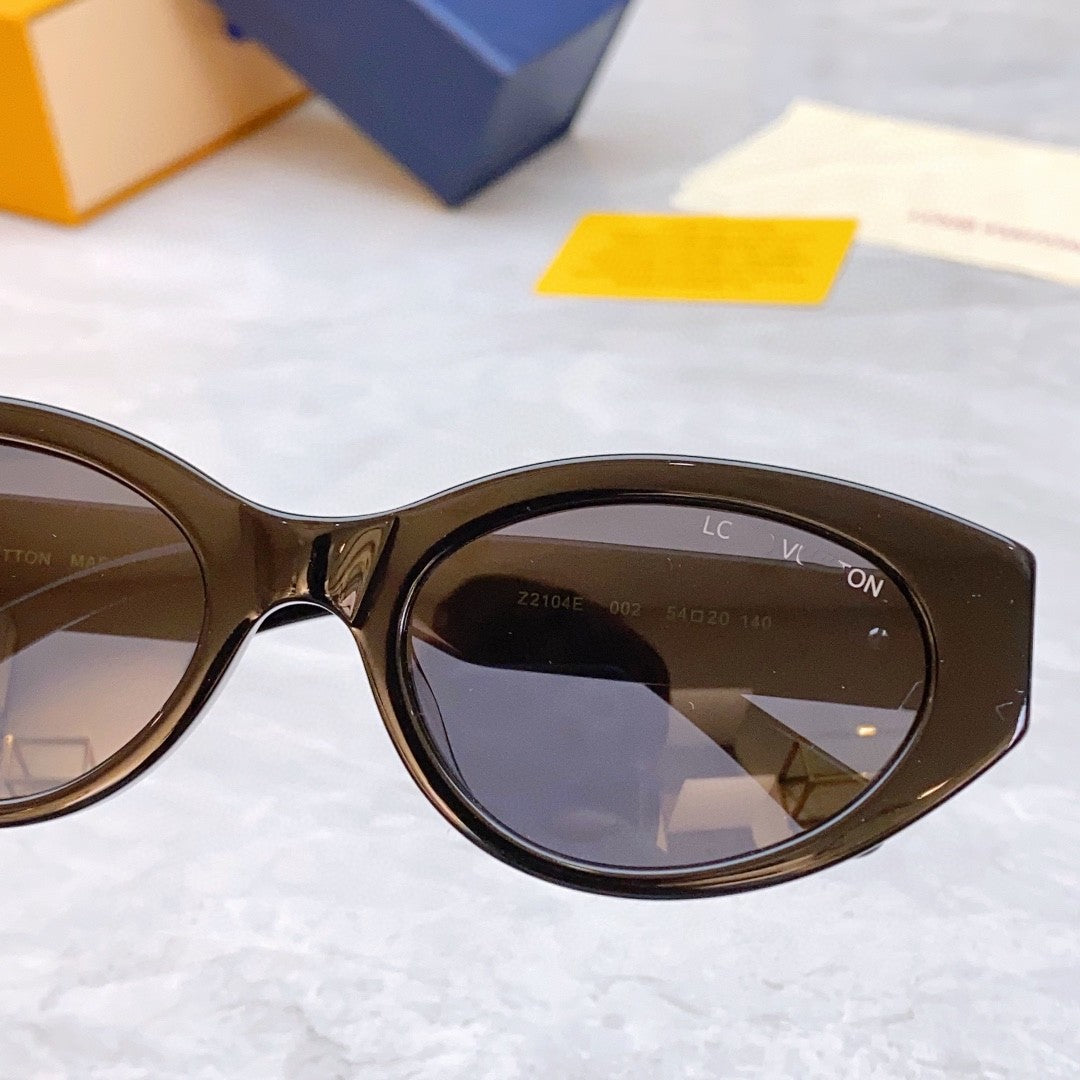 Elegant Cat-Eye Sunglasses