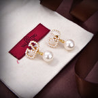 Elegant Gold Stud Earrings – Modern & Timeless Design