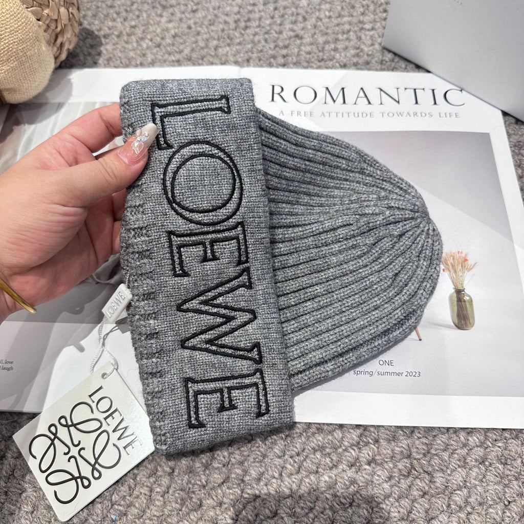 Chunky Knit Winter Hat – Cozy & Stylish