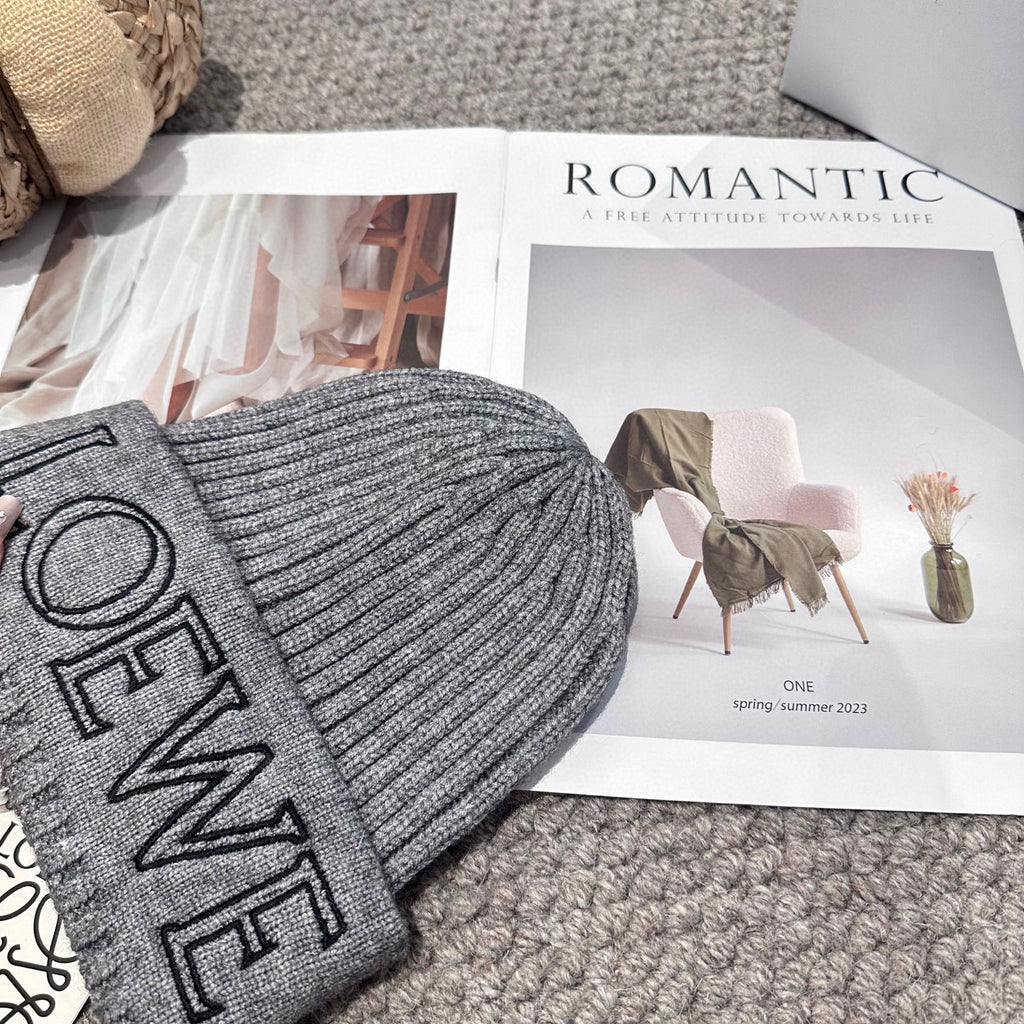 Chunky Knit Winter Hat – Cozy & Stylish