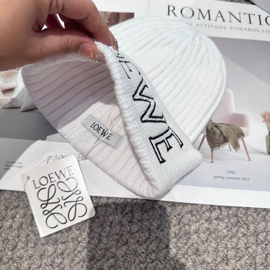 Chunky Knit Winter Hat – Cozy & Stylish