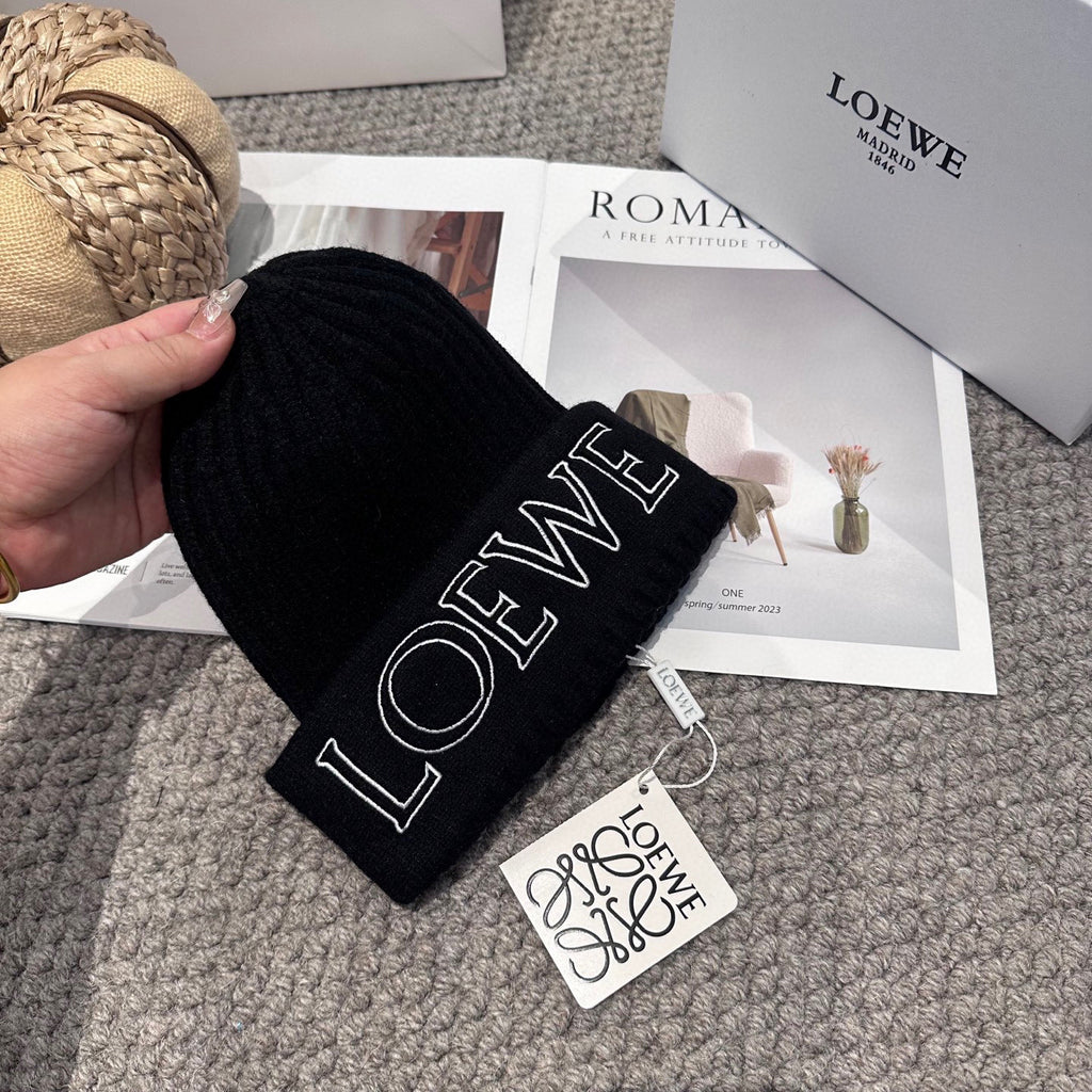 Chunky Knit Winter Hat – Cozy & Stylish