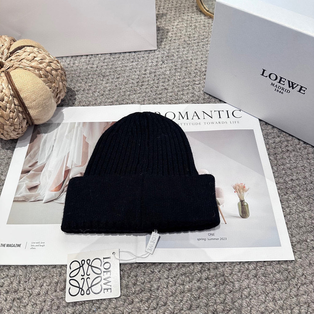 Chunky Knit Winter Hat – Cozy & Stylish