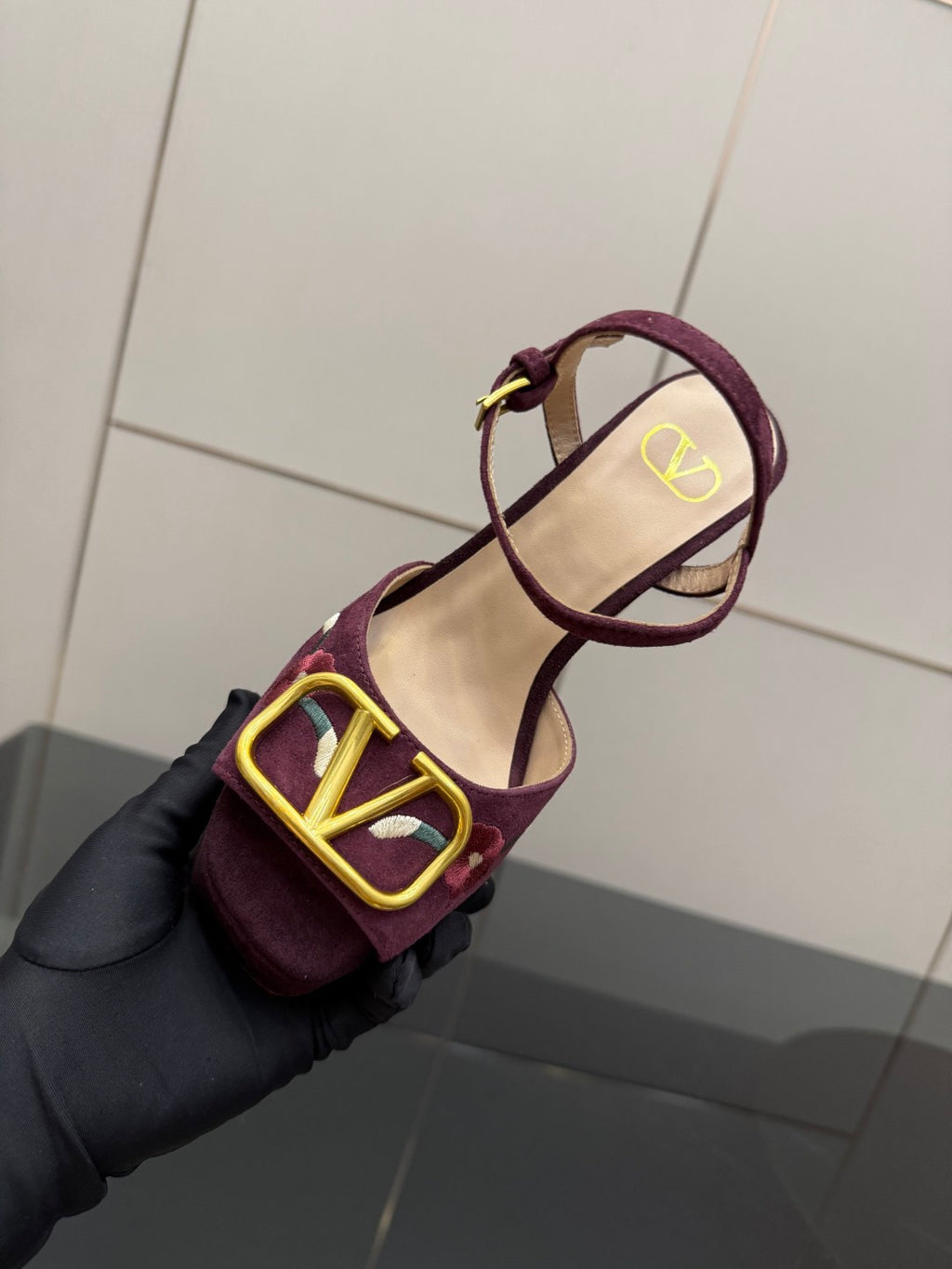 Platform Heel Sandals – Elegant Summer Statement