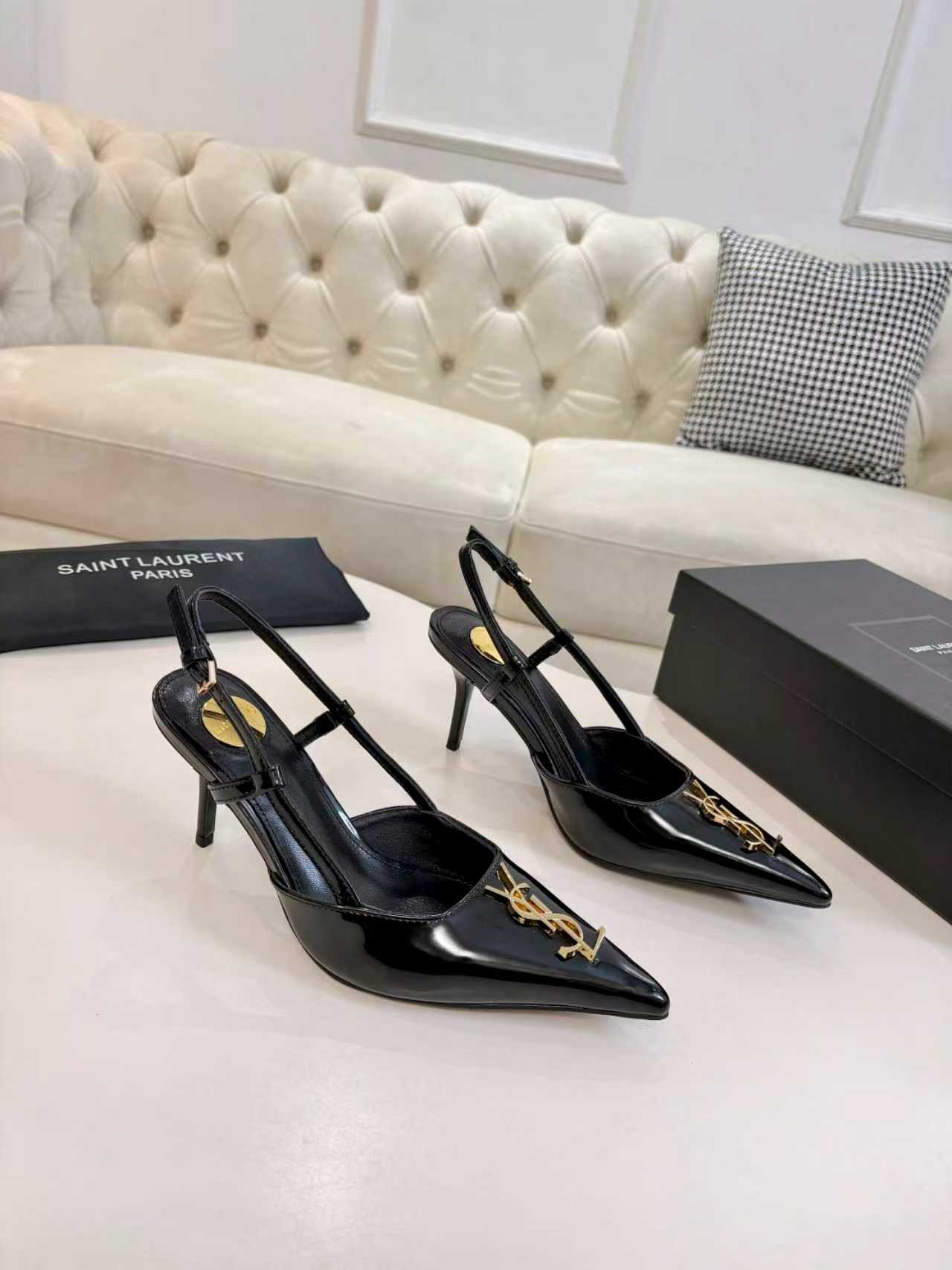 Metal Logo Heel Sandals – Early Spring 2026 Collection