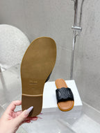 Triomphe British Style Flat Slides