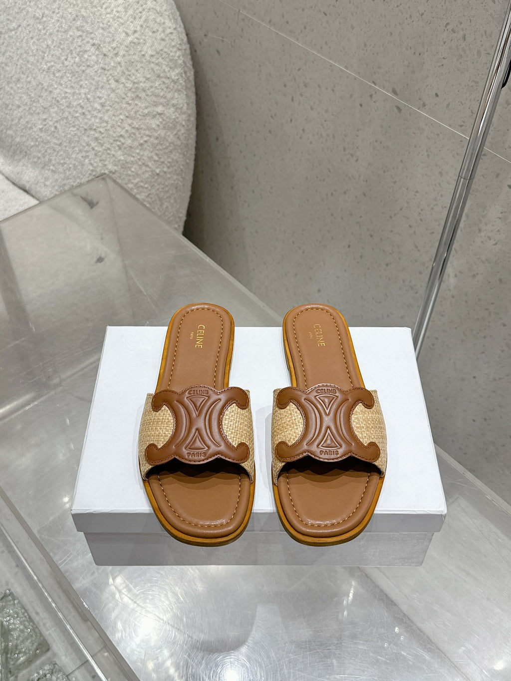 Triomphe British Style Flat Slides