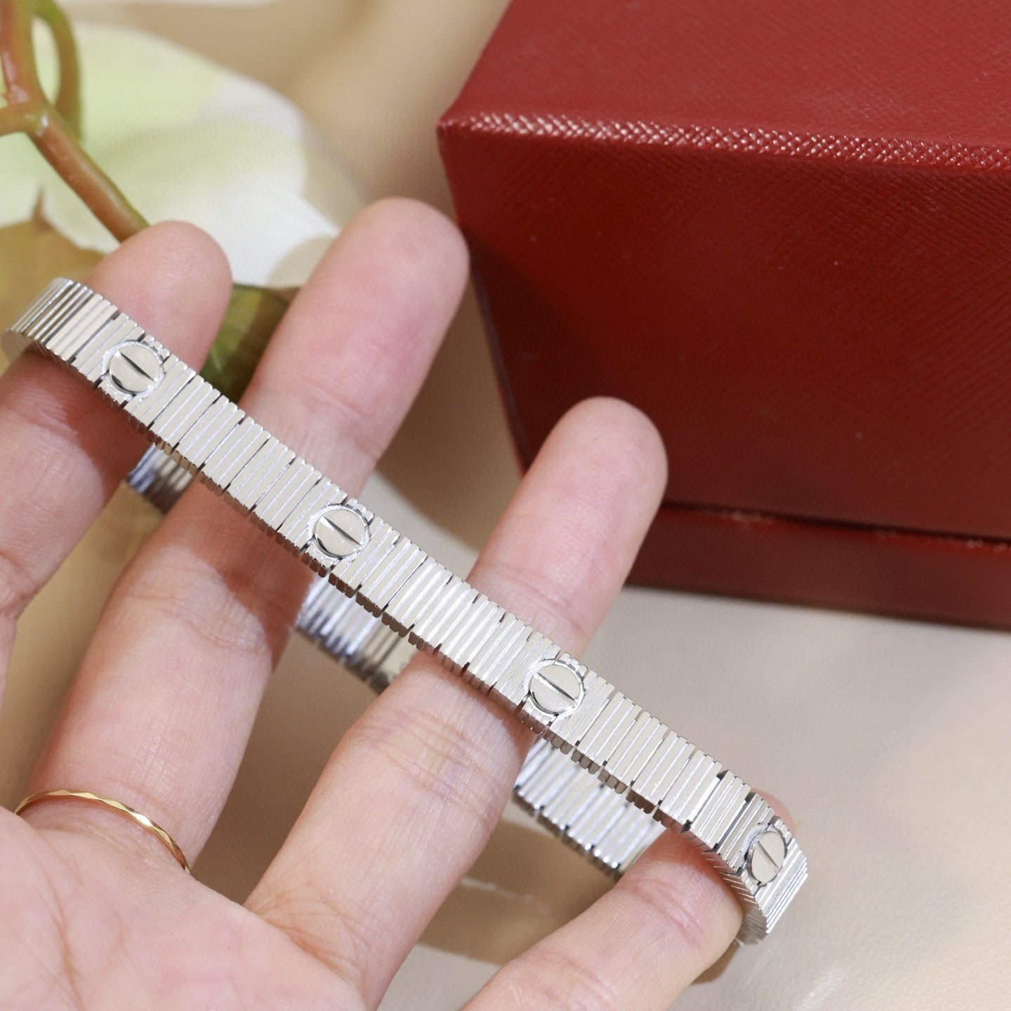 LOVE Unlimited Bracelet | Snake Bone Chain Design