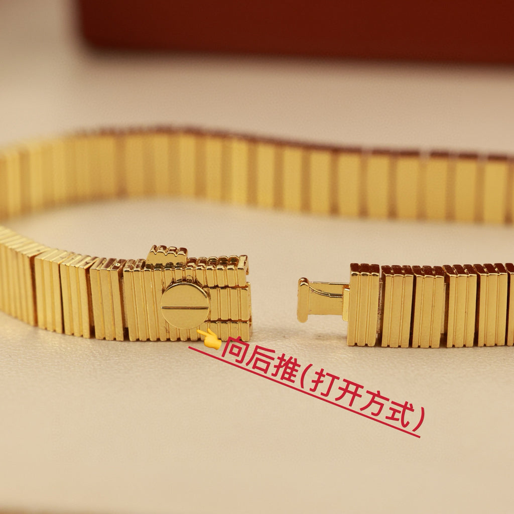 LOVE Unlimited Bracelet | Snake Bone Chain Design