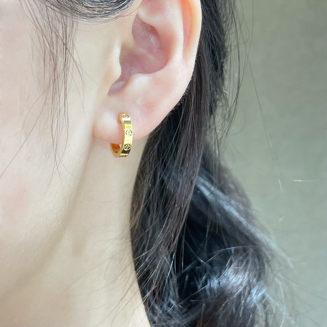 Slim Polished Screw Motif Earrings — LOVE Series ✨ ( top-tier )