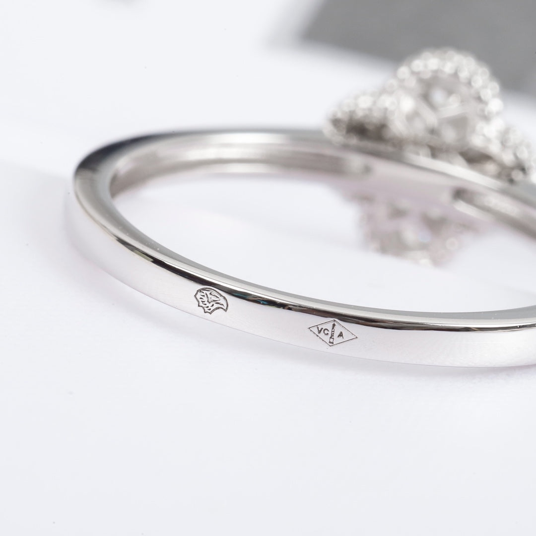 Mini Pavé Four-Leaf Clover Ring |Top Tier |
