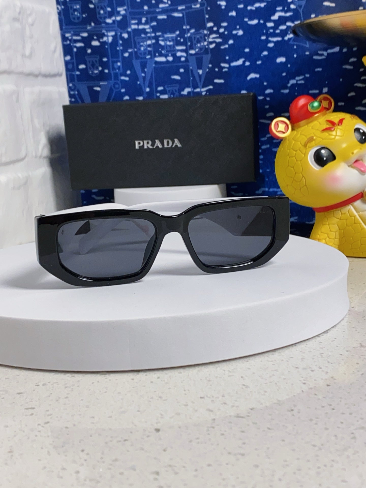 Square Frame Sunglasses — 2025 Collection 🕶️✨