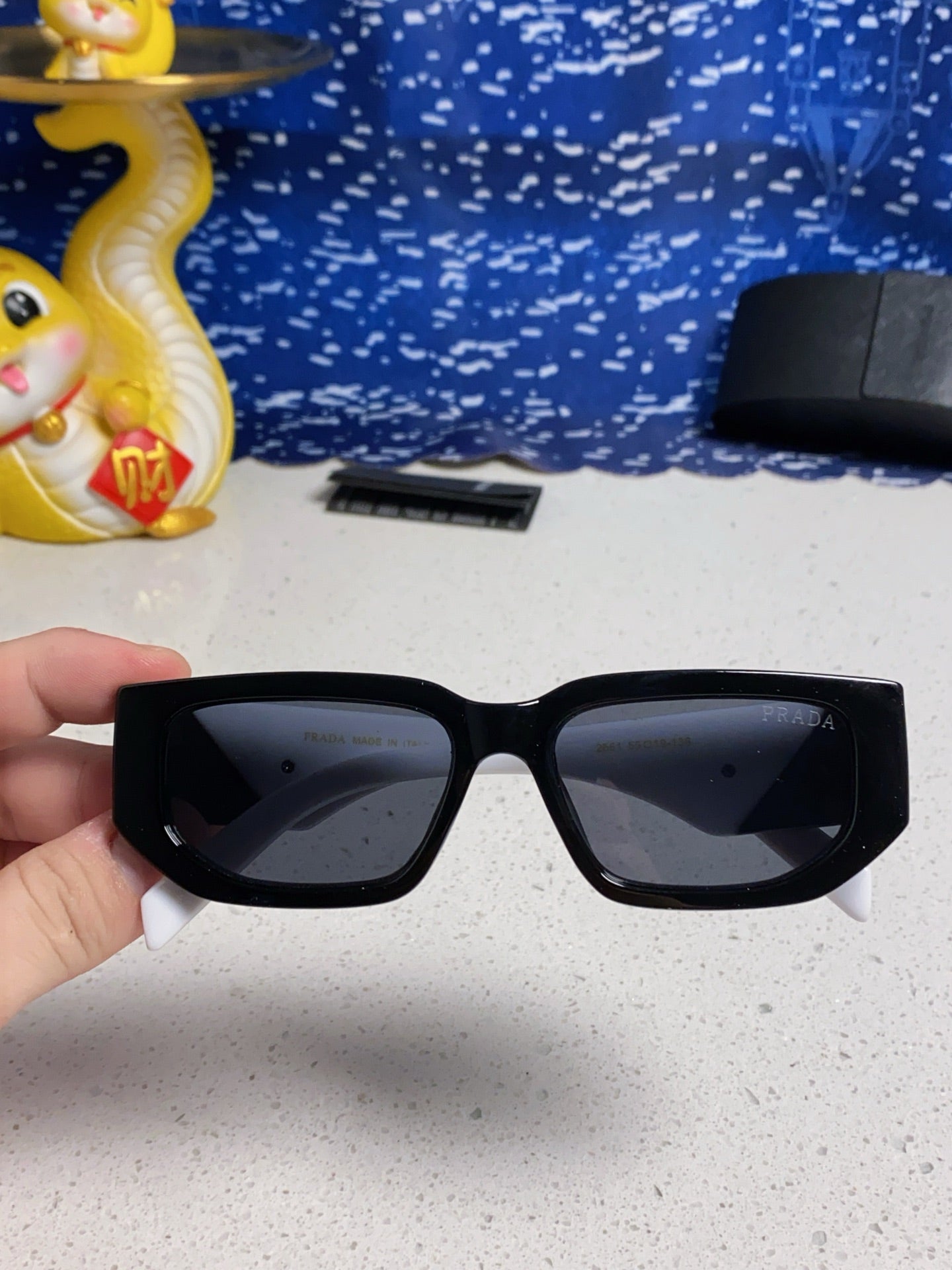 Square Frame Sunglasses — 2025 Collection 🕶️✨