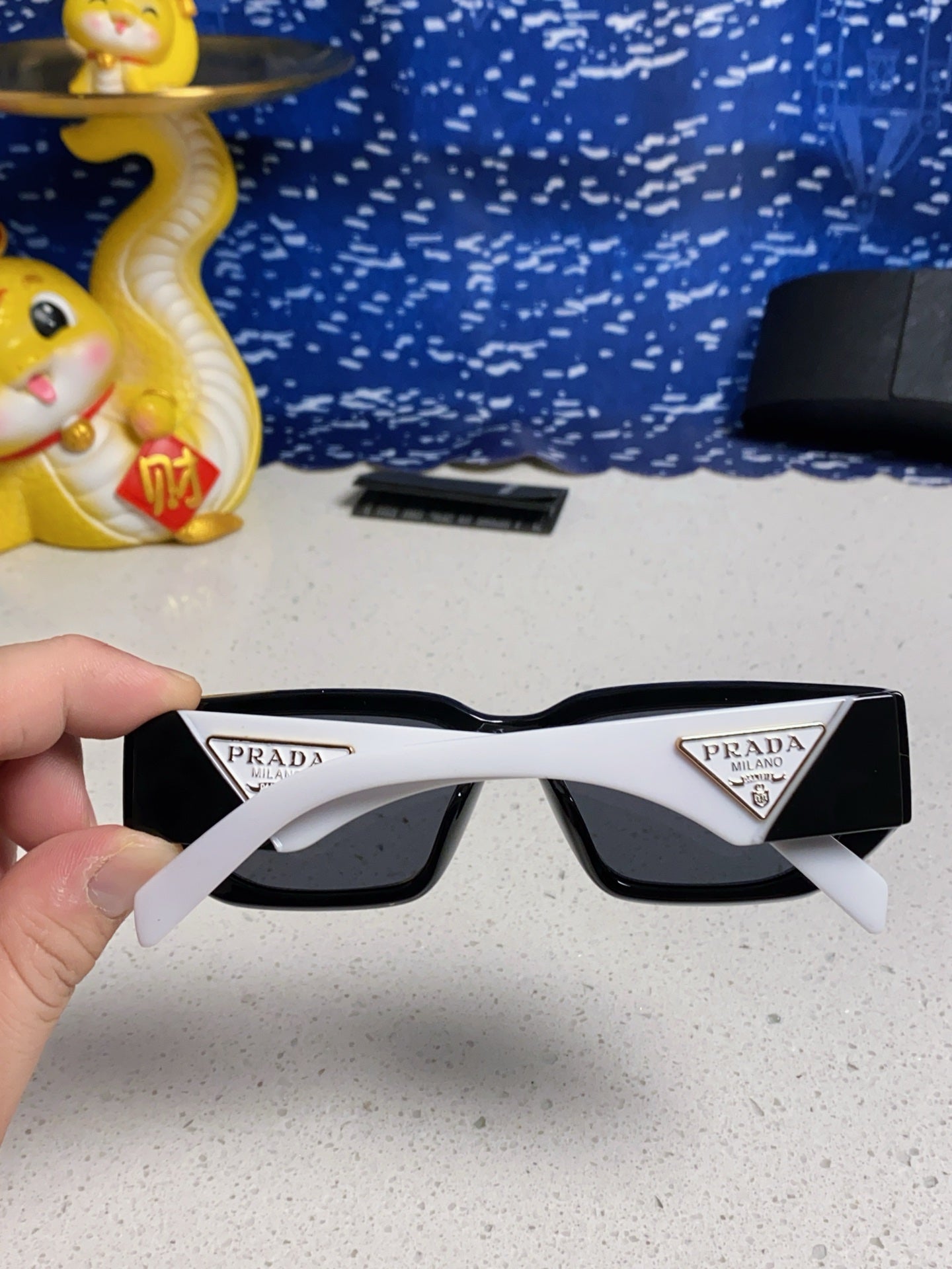 Square Frame Sunglasses — 2025 Collection 🕶️✨