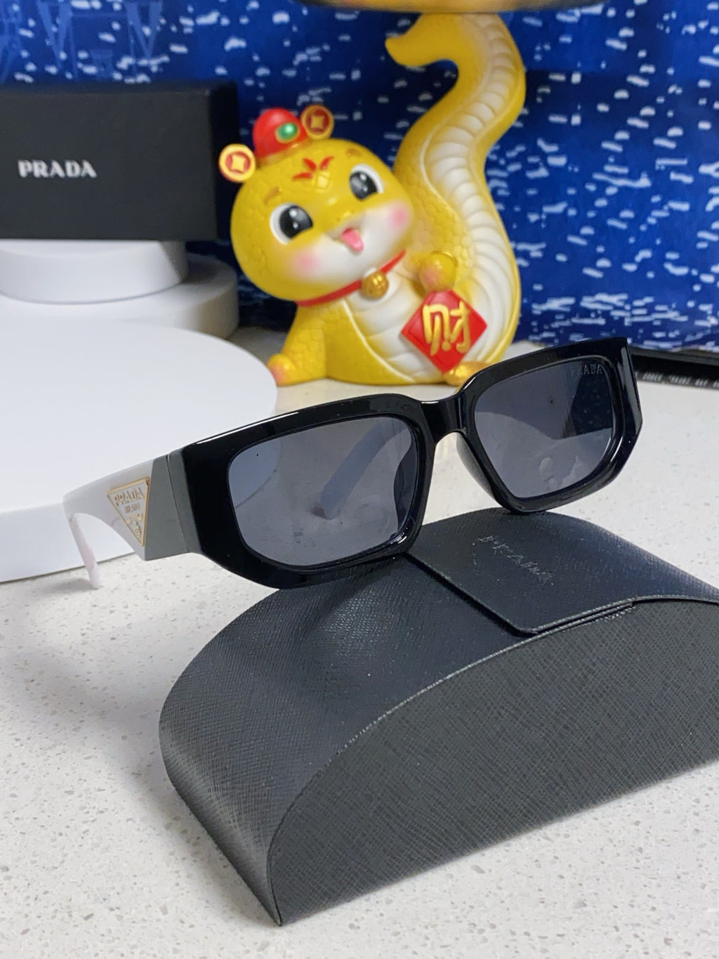 Square Frame Sunglasses — 2025 Collection 🕶️✨