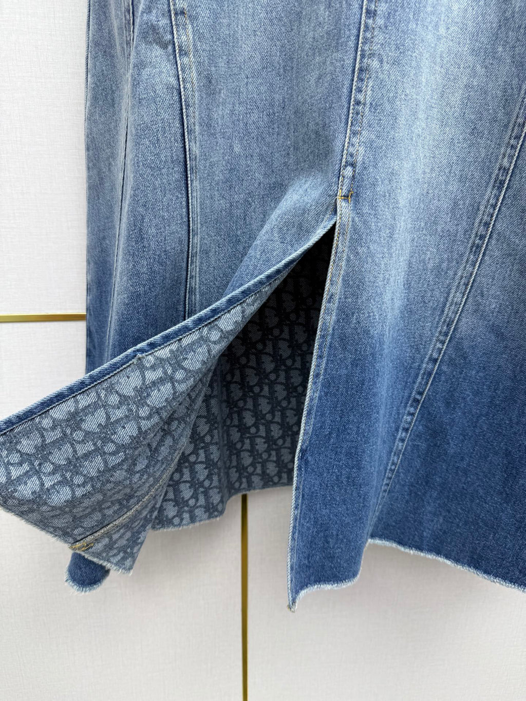 D Denim Midi Skirt — 2026 Spring/Summer 👖✨( high-quality )